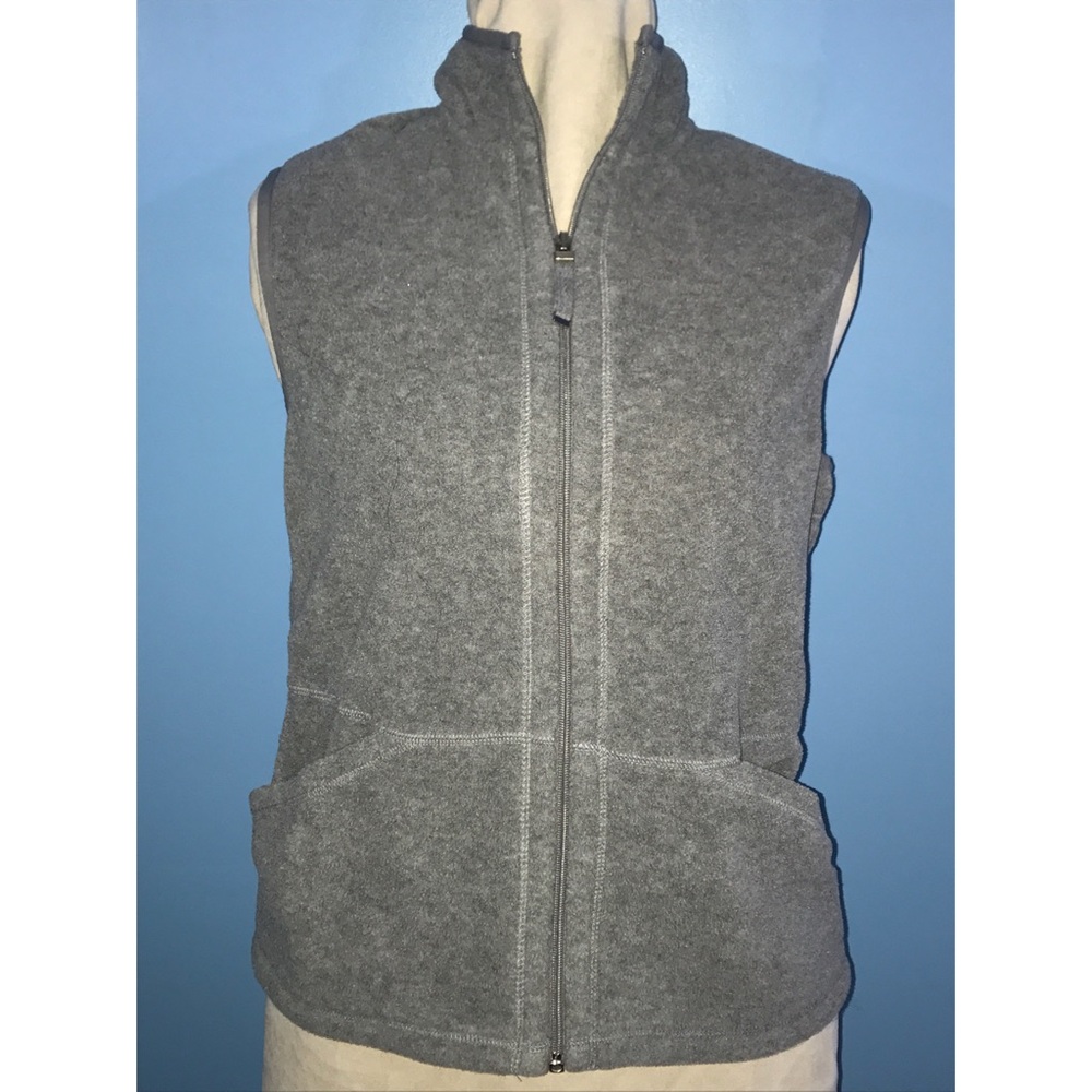 5/$25Gray fleece vest size medium